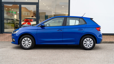 Škoda Fabia 1.0 MPI Selection (pohľad zboku)