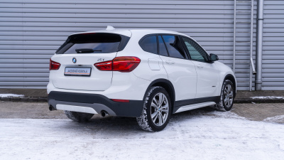 BMW X1 2.0i Xdrive (pohľad do interiéru)