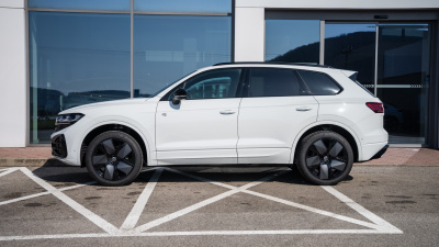 VW Touareg 3.0 TDI R-Line Limited (pohľad zboku)