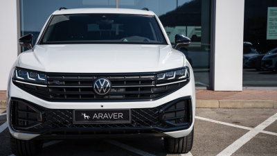 VW Touareg 3.0 TDI R-Line Limited (pohľad spredu)