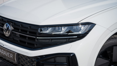 VW Touareg 3.0 TDI R-Line Limited (pohľad do interiéru)