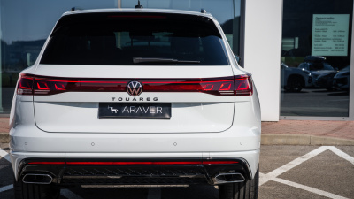 VW Touareg 3.0 TDI R-Line Limited (pohľad do interiéru)