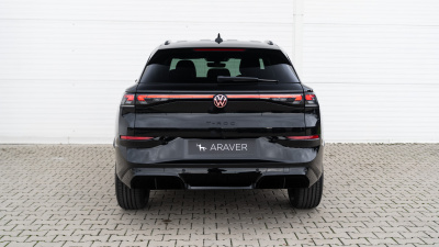 VW T-Roc 1.5 eTSI R-Line (pohľad do interiéru)