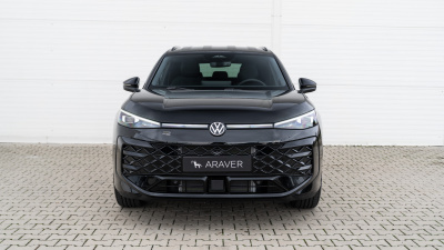 VW T-Roc 1.5 eTSI R-Line (pohľad spredu)