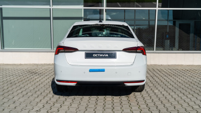 Škoda Octavia 1.5 TSI Extra (pohľad do interiéru)