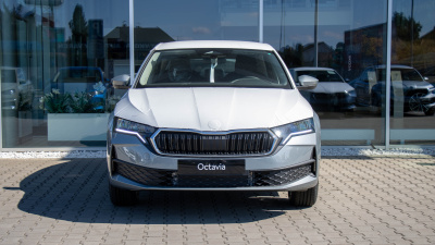 Škoda Octavia 1.5 TSI Extra (pohľad zboku)
