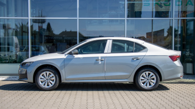 Škoda Octavia 1.5 TSI Extra (pohľad spredu)