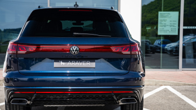 VW Touareg 3.0 TDI R-Line Final Edition (pohľad do interiéru)