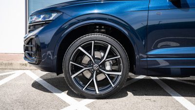 VW Touareg 3.0 TDI R-Line Final Edition (pohľad do interiéru)