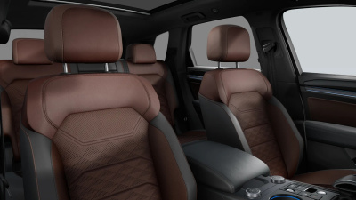 VW Touareg 3.0 TDI R-Line Final Edition (pohľad do interiéru)