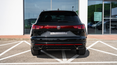 VW Touareg 3.0 TDI R-Line Final Edition (pohľad spredu)