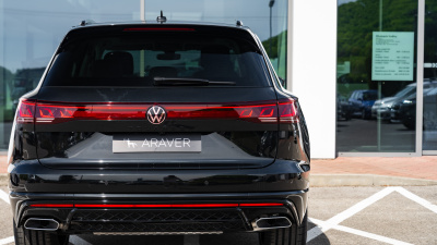VW Touareg 3.0 TDI R-Line Final Edition (pohľad do interiéru)