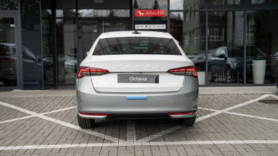 Škoda Octavia 1.5 TSI Extra Plus (pohľad spredu)