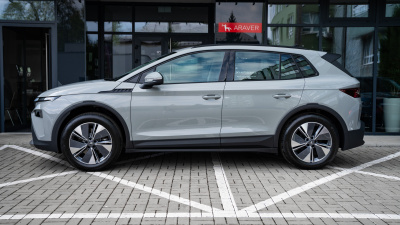 Škoda Elroq 50 Essence (pohľad zozadu)