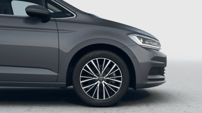 VW Touran 2.0 TDI Limited (pohľad do interiéru)