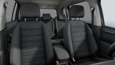 VW Touran 2.0 TDI Limited (pohľad do interiéru)