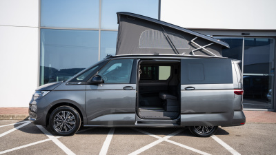 VW California Beach Tour 2.0 TDI (pohľad do interiéru)