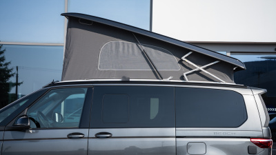 VW California Beach Tour 2.0 TDI (pohľad do interiéru)