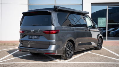 VW California Beach Tour 2.0 TDI (pohľad do interiéru)