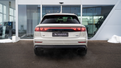 AUDI Q8 3.0 TDI Quattro  (pohľad spredu)