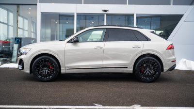 AUDI Q8 3.0 TDI Quattro  (pohľad zboku)