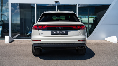 AUDI Q8 3.0 TDI Quattro  (pohľad do interiéru)