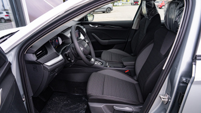 Škoda Octavia Combi 2.0 TDI Selection (pohľad do interiéru)