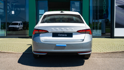 Škoda Octavia 2.0 TDI  Selection (pohľad do interiéru)