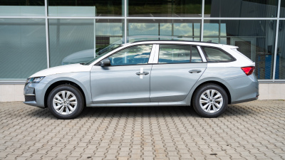 Škoda Octavia Combi 2.0 TDI Selection (pohľad zboku)