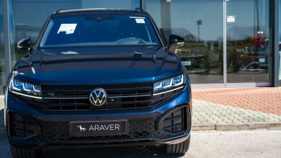 VW Touareg 3.0 TDI R-Line Final Edition (pohľad spredu)