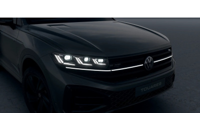 VW Touareg 3.0 TDI R-Line Final Edition (pohľad spredu)