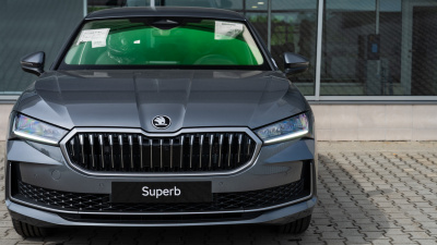 Škoda Superb 2.0 TDI Selection  (pohľad zozadu)