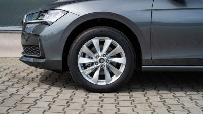 Škoda Superb 2.0 TDI Selection  (pohľad do interiéru)