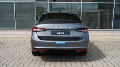 Škoda Superb 2.0 TDI Selection  (pohľad do interiéru)