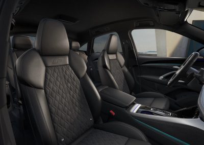 AUDI Q5 Sportback SUV 2.0 TDI Quattro S line (pohľad do interiéru)