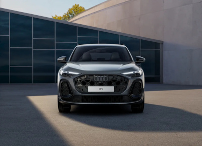 AUDI Q5 Sportback SUV 150.0 kW TDI quattro Standard (pohľad zboku)