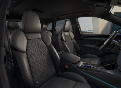 AUDI Q5 Sportback SUV 150.0 kW TDI quattro Standard (pohľad do interiéru)