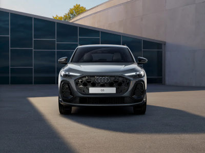 AUDI Q5 Sportback 2.0 TDI Quattro (pohľad zboku)