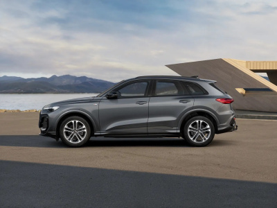 AUDI Q5 2.0 TDI Quattro (pohľad zozadu)