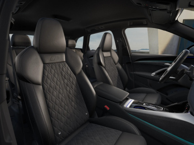 AUDI Q5 2.0 TDI Quattro (pohľad do interiéru)