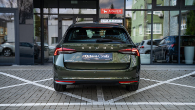 Škoda Octavia Combi 1.5 TSI Extra (pohľad spredu)