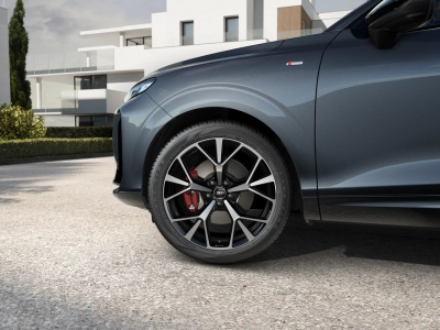 AUDI Q3 Sportback 2.0 TFSI Quattro (pohľad do interiéru)