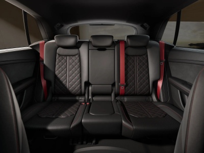 AUDI Q8 3.0 TDI Quattro  (pohľad do interiéru)