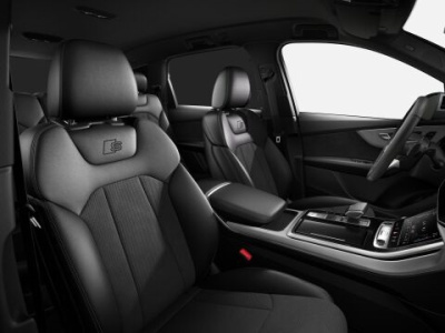 AUDI Q7 3.0 TDI Quattro (pohľad do interiéru)