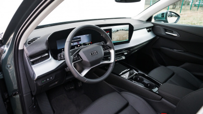 AUDI Q3 2.0 TFSI Quattro (pohľad zboku)