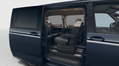 VW Multivan Style Long 2.0 TSI (pohľad do interiéru)