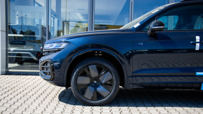 VW Touareg 3.0 TDI R-Line Final Edition (pohľad zozadu)
