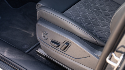 AUDI Q5 2.0 TDI Quattro (pohľad spredu)