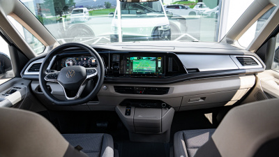 VW Multivan Bulli Long 2.0 TDI (pohľad do interiéru)
