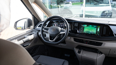 VW Multivan Bulli Long 2.0 TDI (pohľad do interiéru)